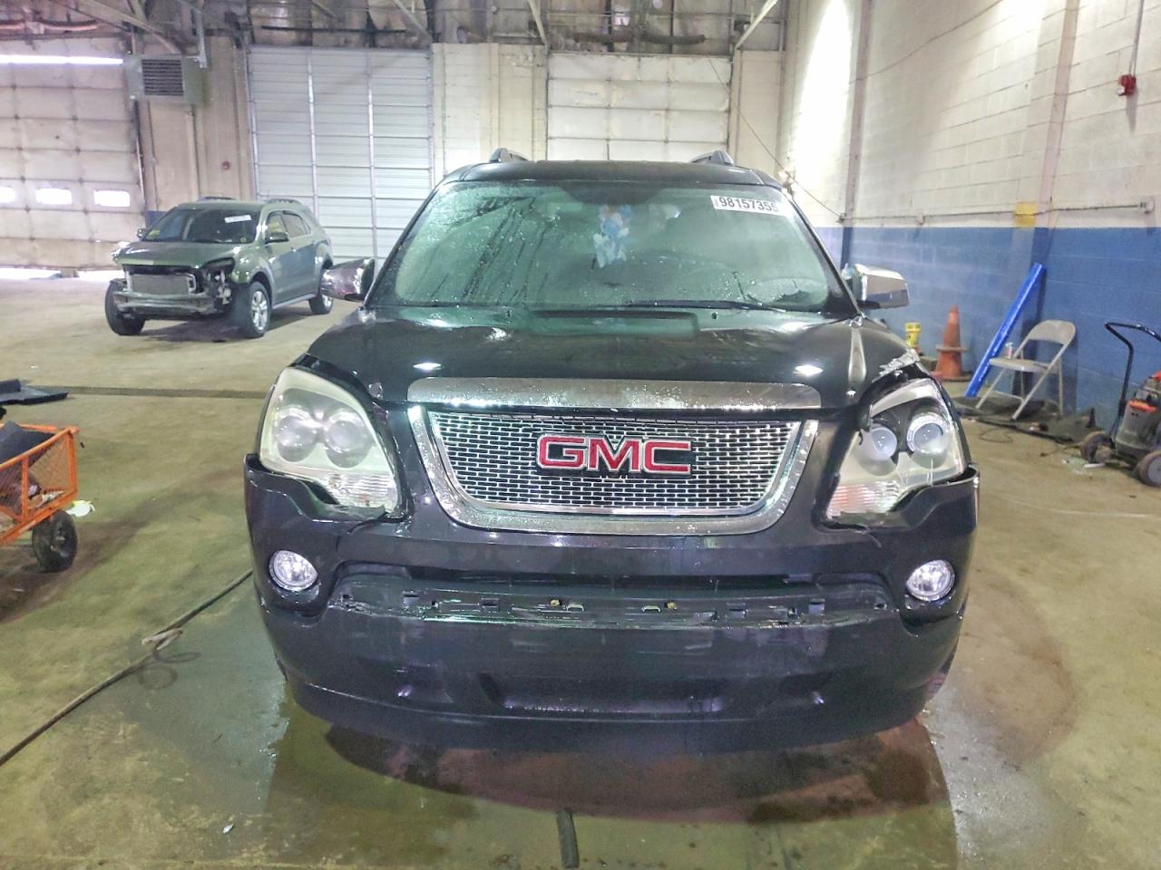 2011 GMC ACADIA SLE photo 5