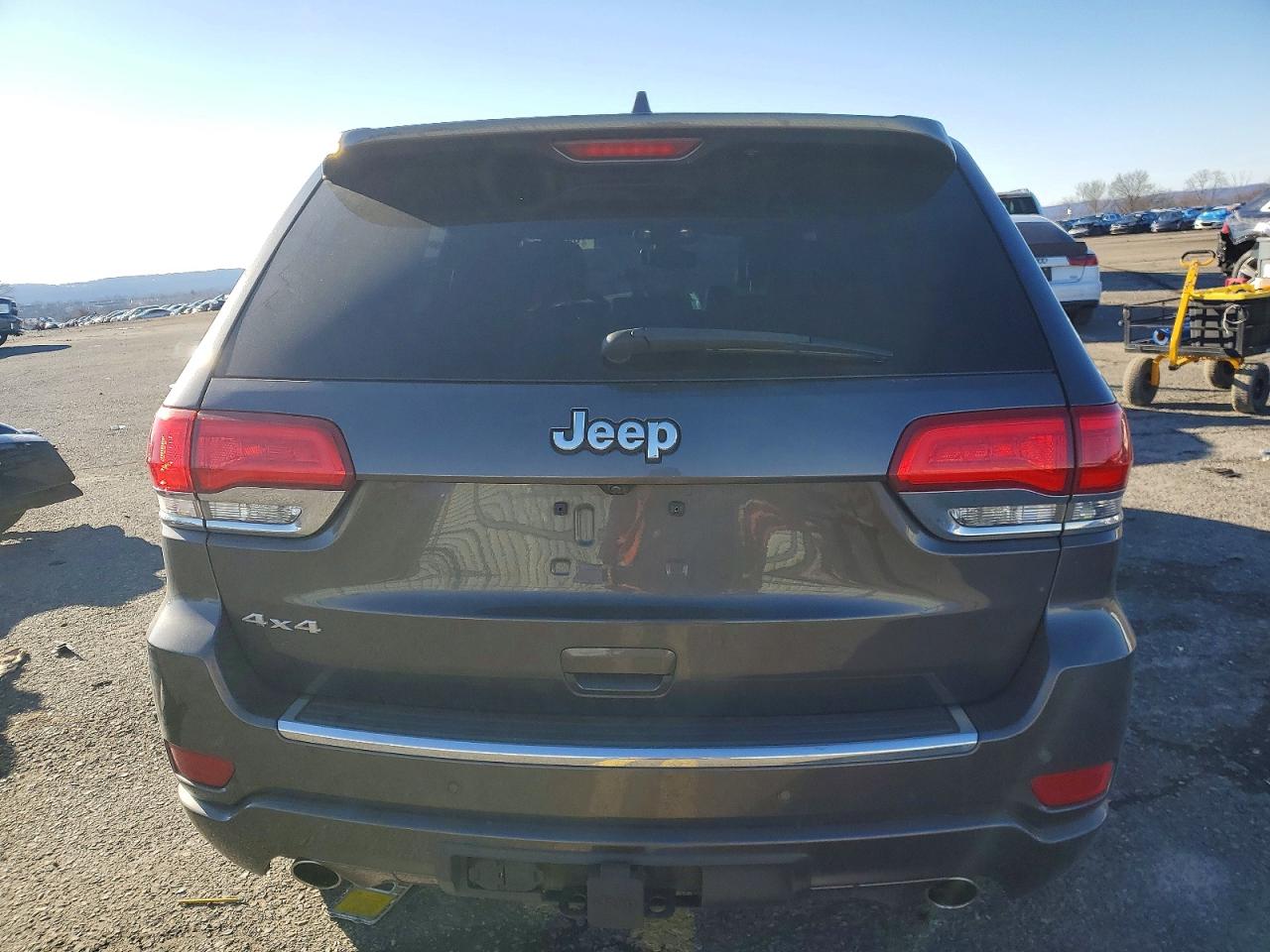 2018 JEEP GRAND CHEROKEE OVERLAND photo 6