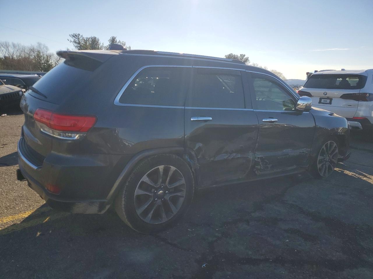 2018 JEEP GRAND CHEROKEE OVERLAND photo 3