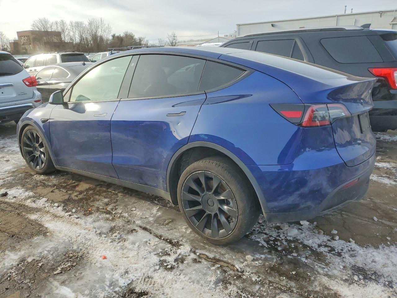2021 TESLA MODEL Y photo 2
