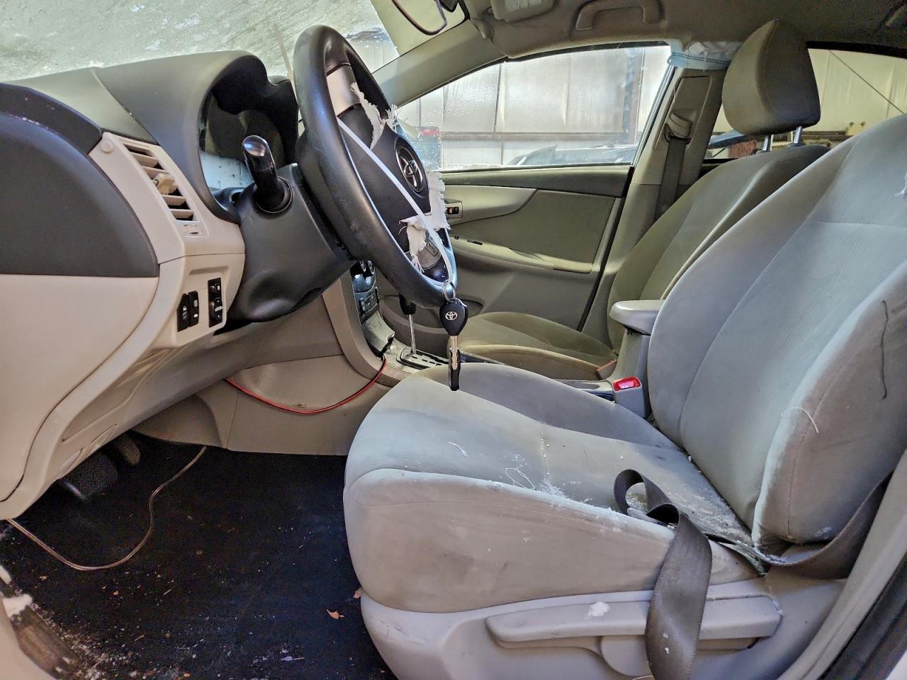 2012 TOYOTA COROLLA BASE photo 19
