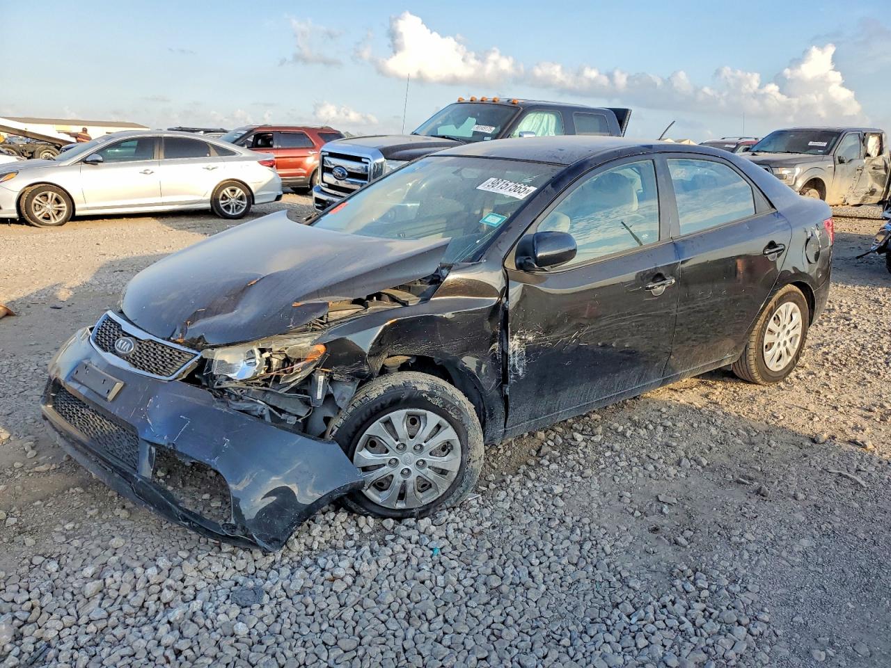 2013 KIA FORTE LX — FRONT END damage — photo 1