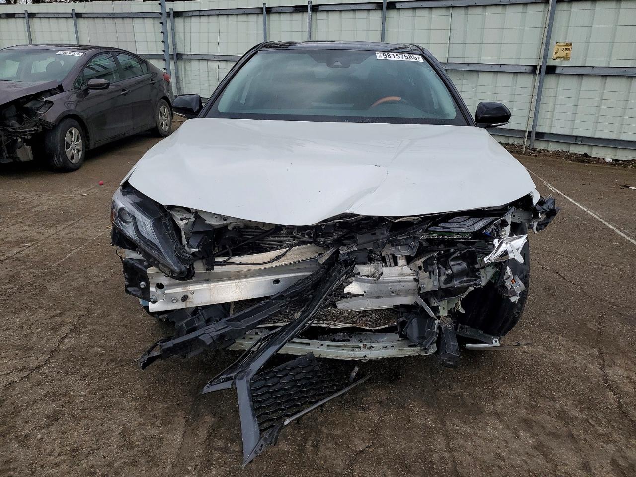 2022 TOYOTA CAMRY XSE photo 5