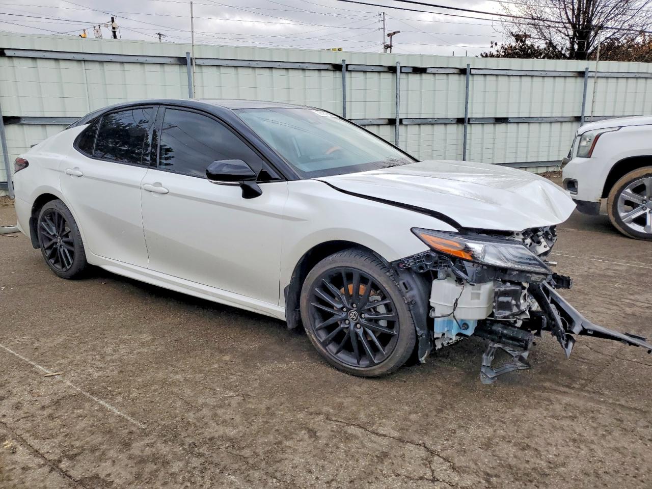 2022 TOYOTA CAMRY XSE photo 4