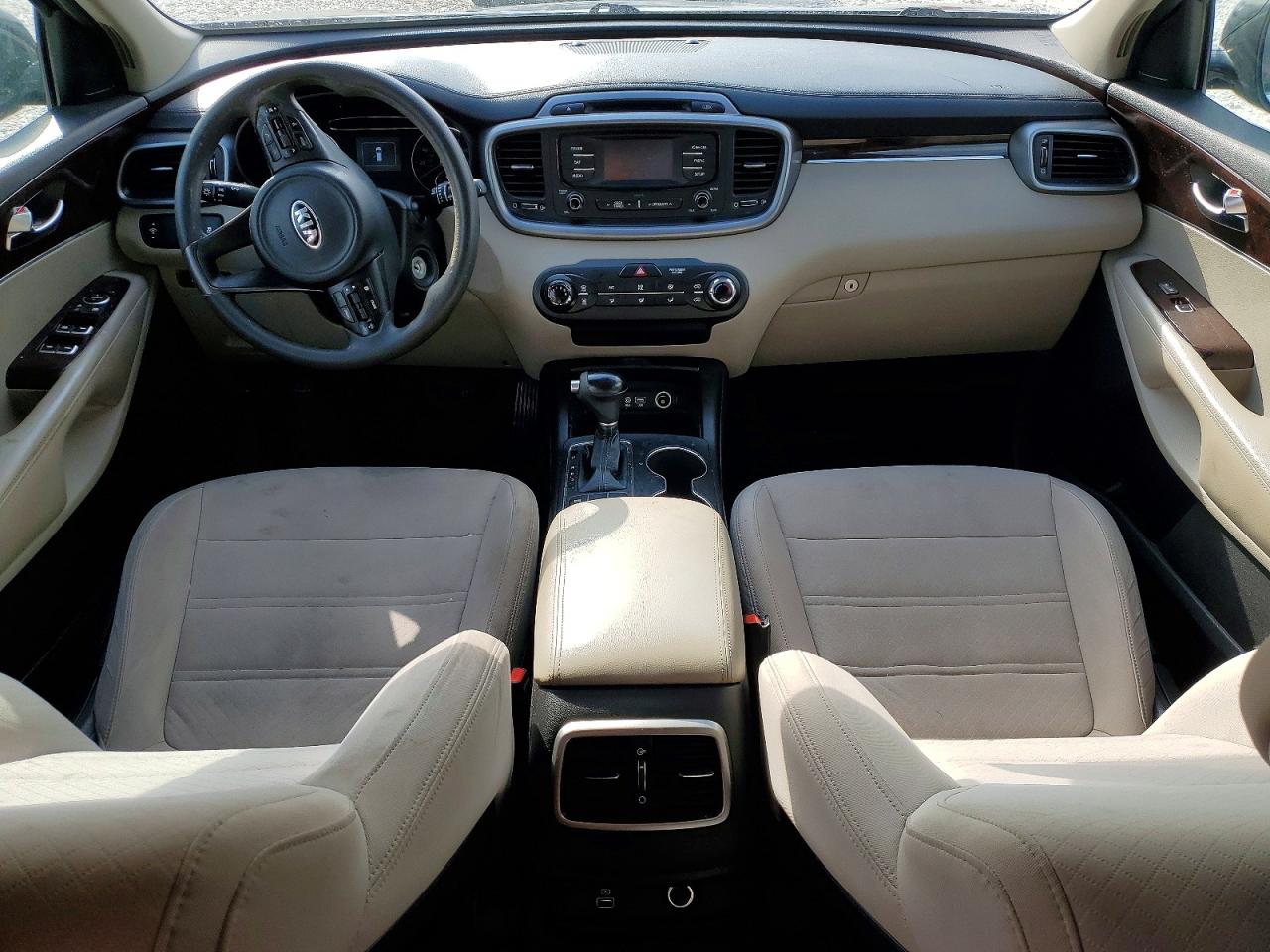 2016 KIA SORENTO LX photo 8