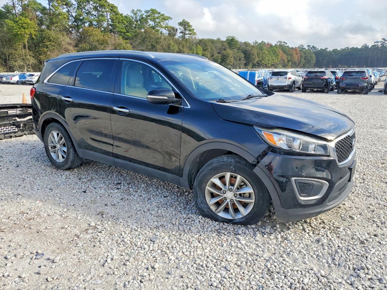 2016 KIA SORENTO LX photo 4