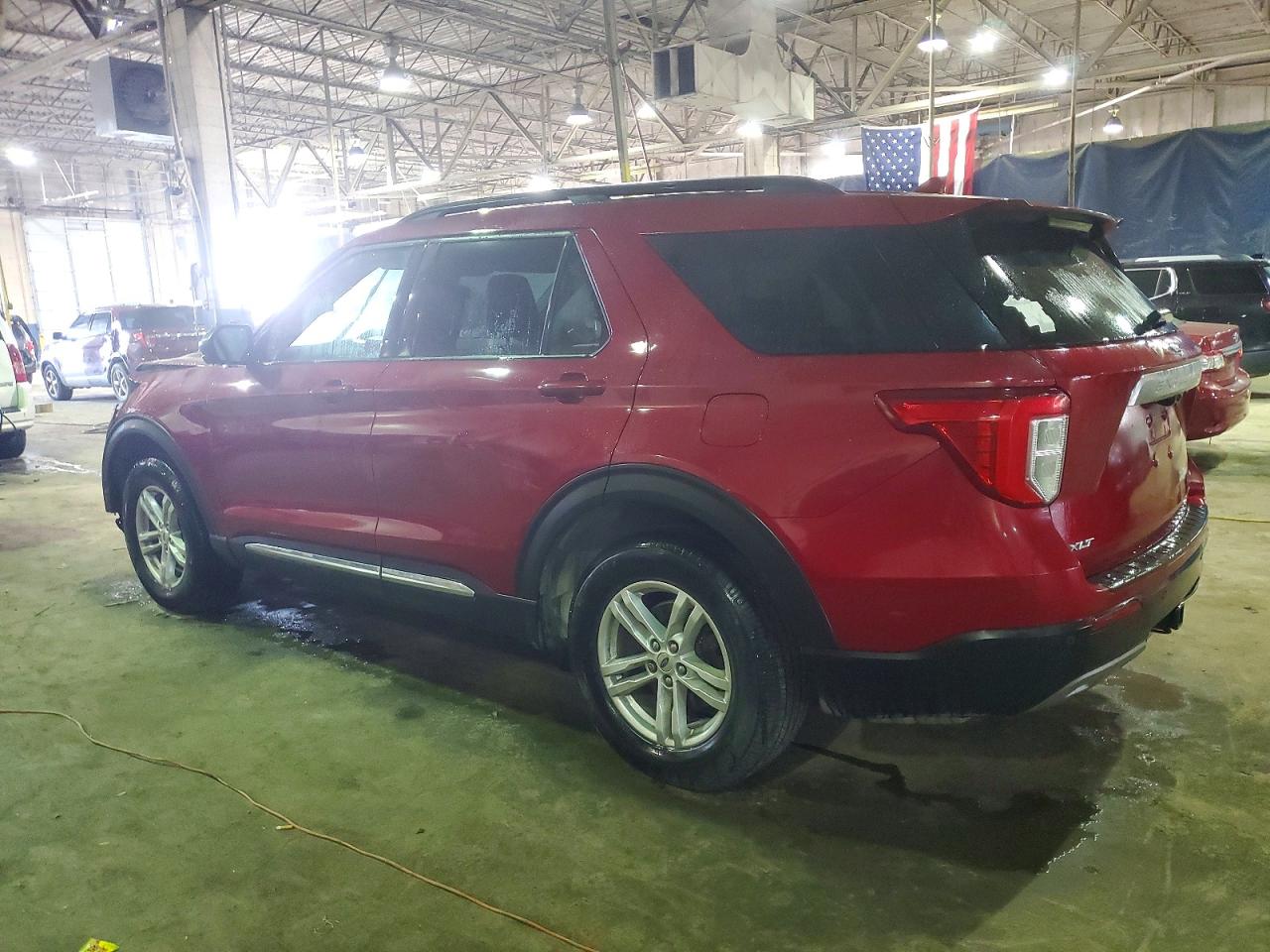 2020 FORD EXPLORER XLT photo 2