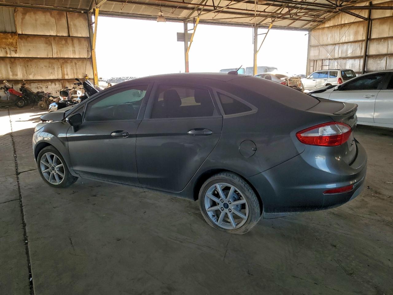 2019 FORD FIESTA SE photo 2