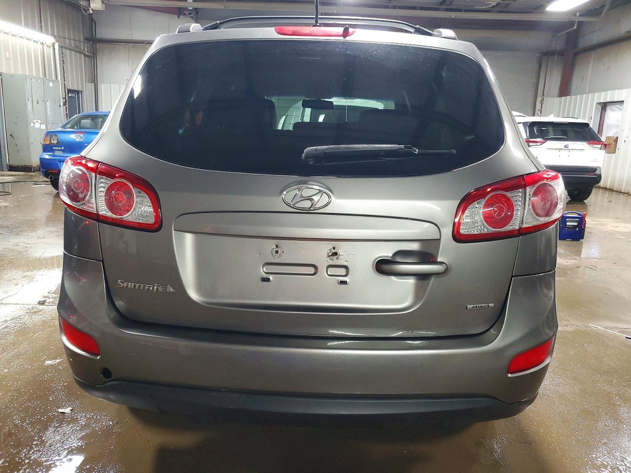 2011 HYUNDAI SANTA FE SE photo 6