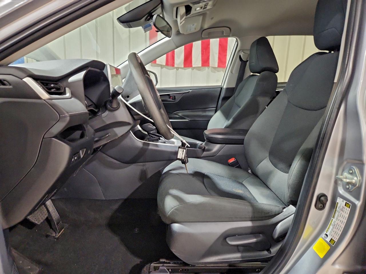 2024 TOYOTA RAV4 LE photo 7