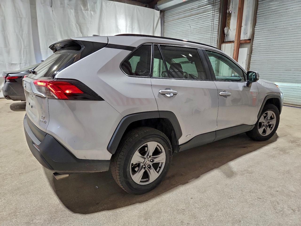 2024 TOYOTA RAV4 LE photo 3