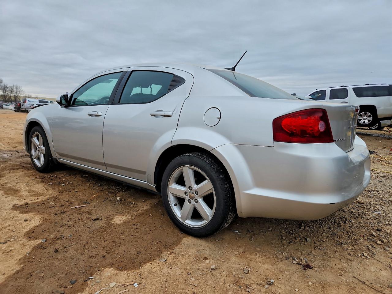 2011 DODGE AVENGER MAINSTREET photo 2