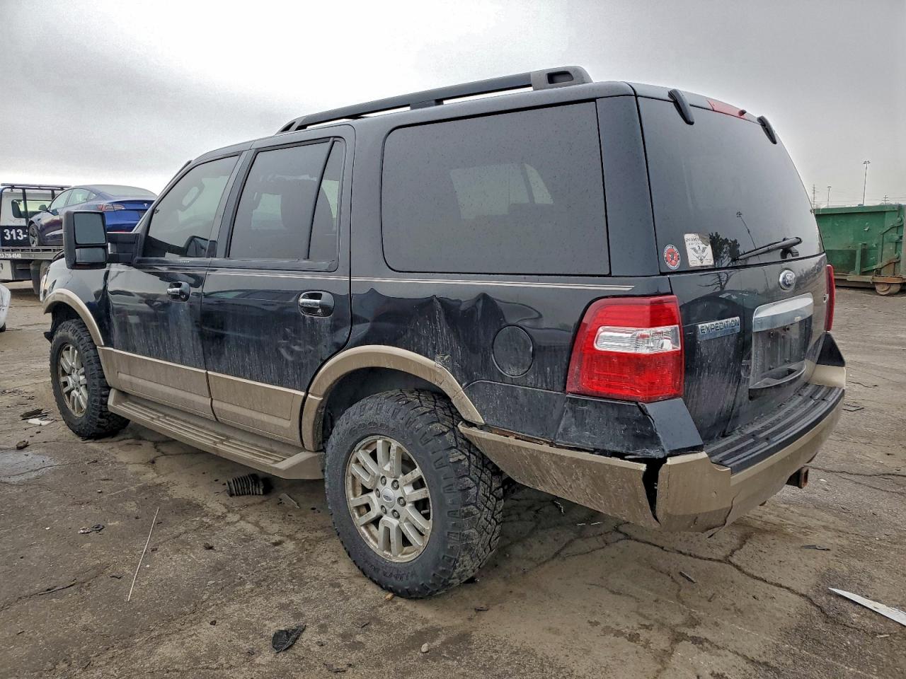2013 FORD EXPEDITION XLT photo 2