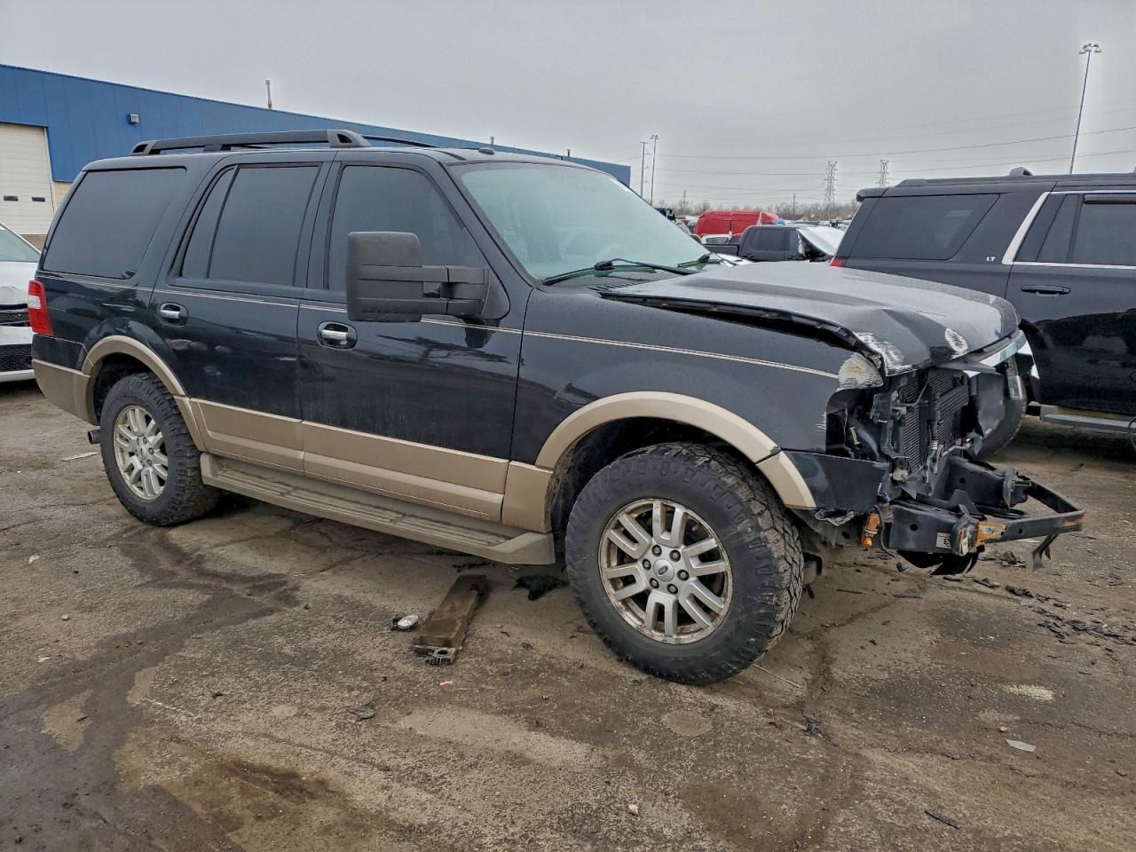 2013 FORD EXPEDITION XLT photo 4