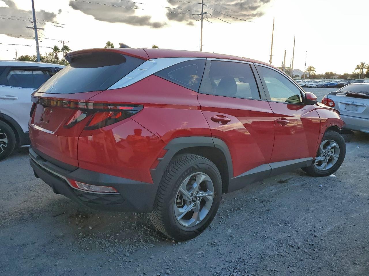 2023 HYUNDAI TUCSON SE photo 3