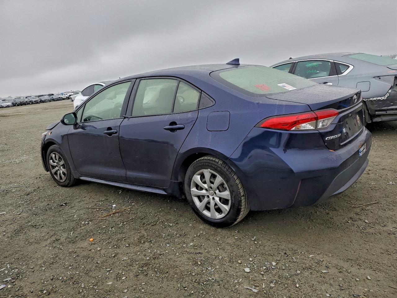 2020 TOYOTA COROLLA LE photo 2