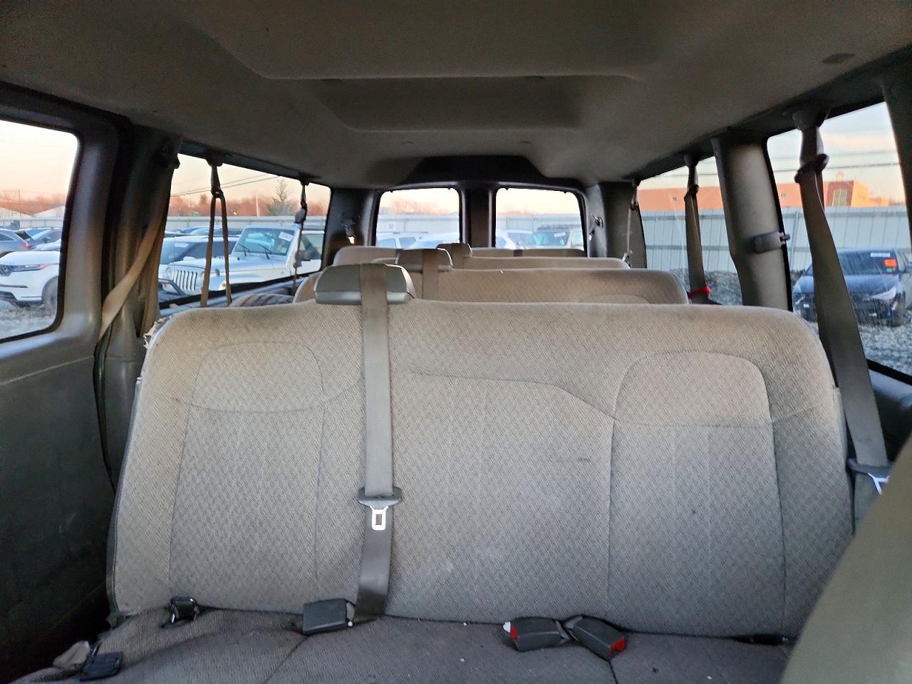 2016 CHEVROLET EXPRESS G3500 LT photo 10