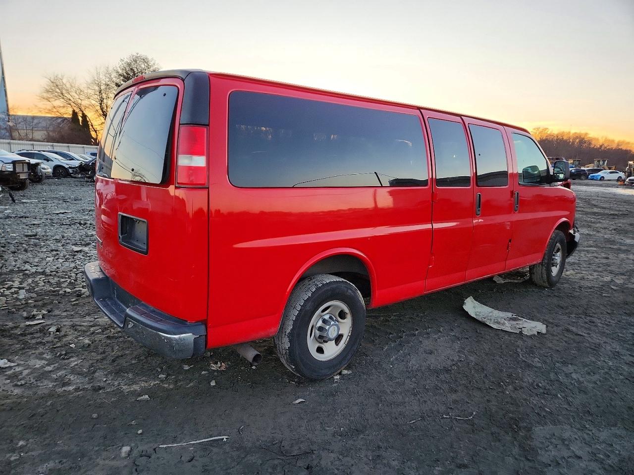 2016 CHEVROLET EXPRESS G3500 LT photo 3