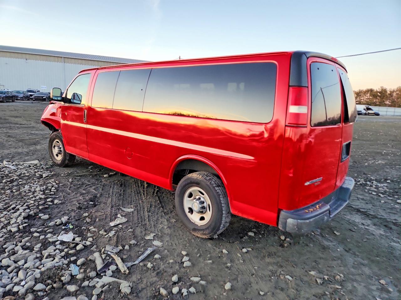 2016 CHEVROLET EXPRESS G3500 LT photo 2