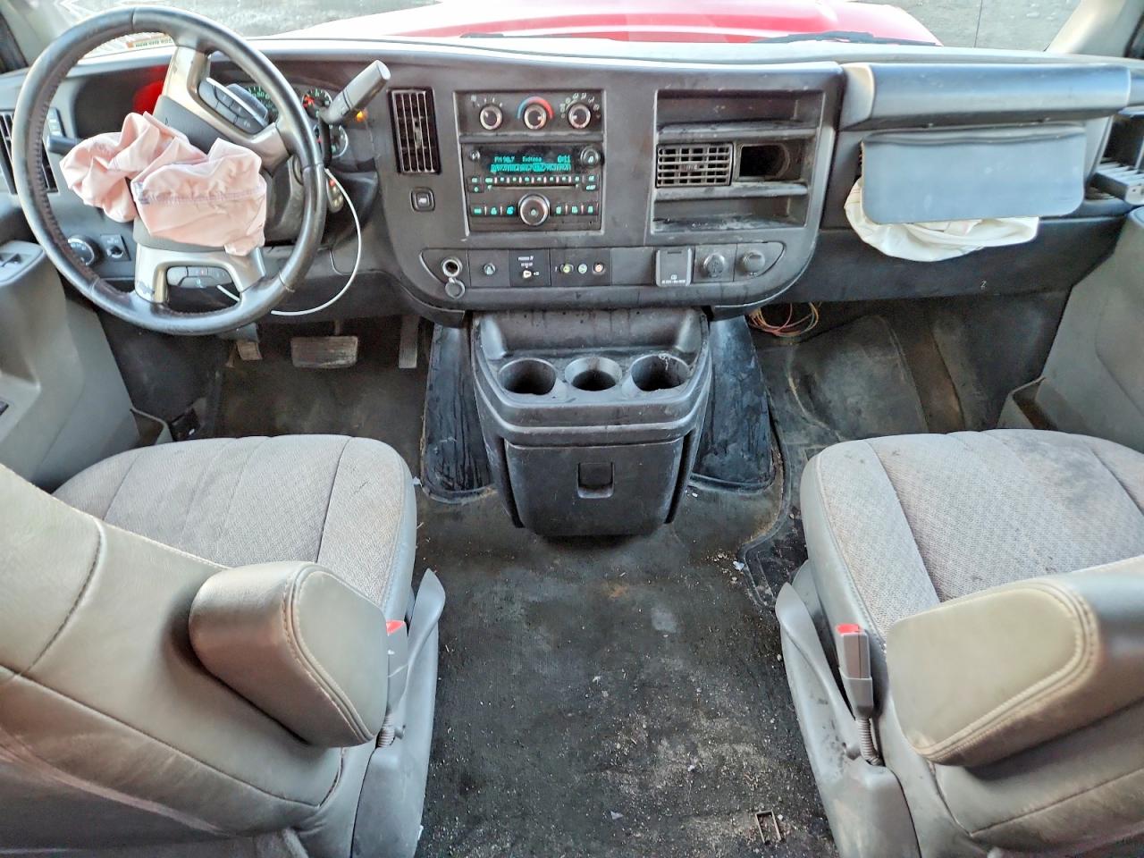 2016 CHEVROLET EXPRESS G3500 LT photo 8