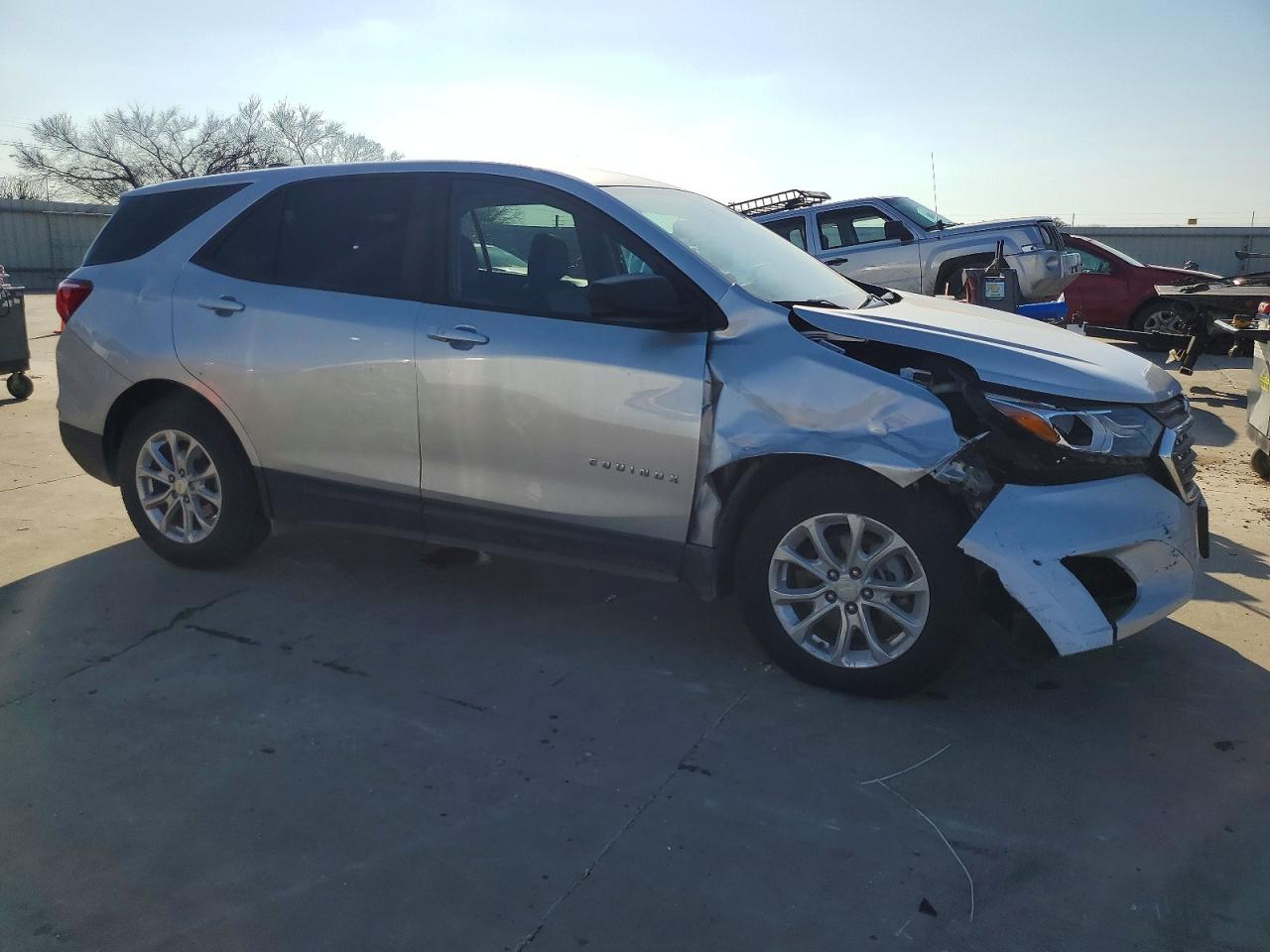 2021 CHEVROLET EQUINOX LS photo 4