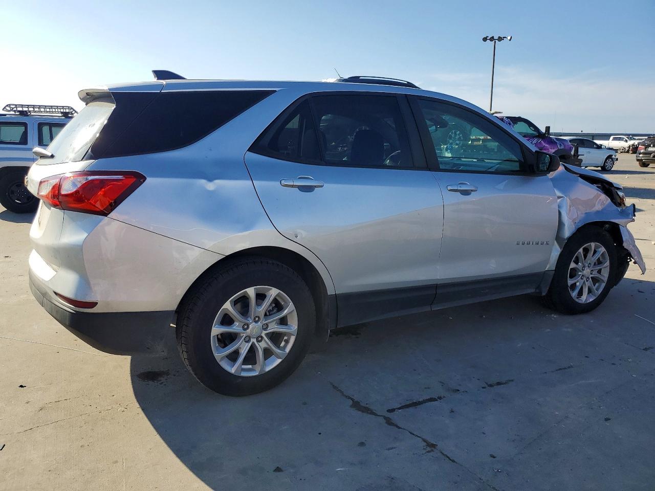 2021 CHEVROLET EQUINOX LS photo 3