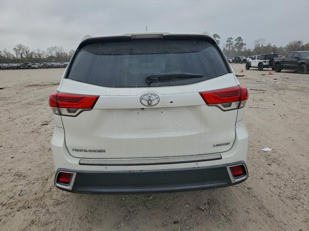 2017 TOYOTA HIGHLANDER LIMITED photo 6