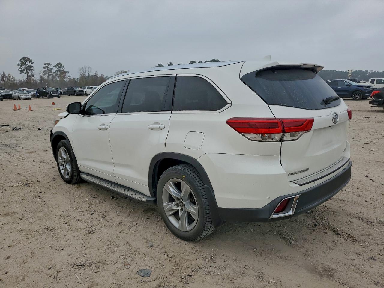 2017 TOYOTA HIGHLANDER LIMITED photo 2