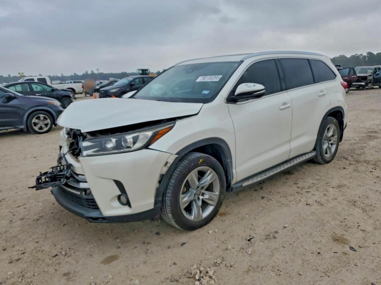 2017 TOYOTA HIGHLANDER