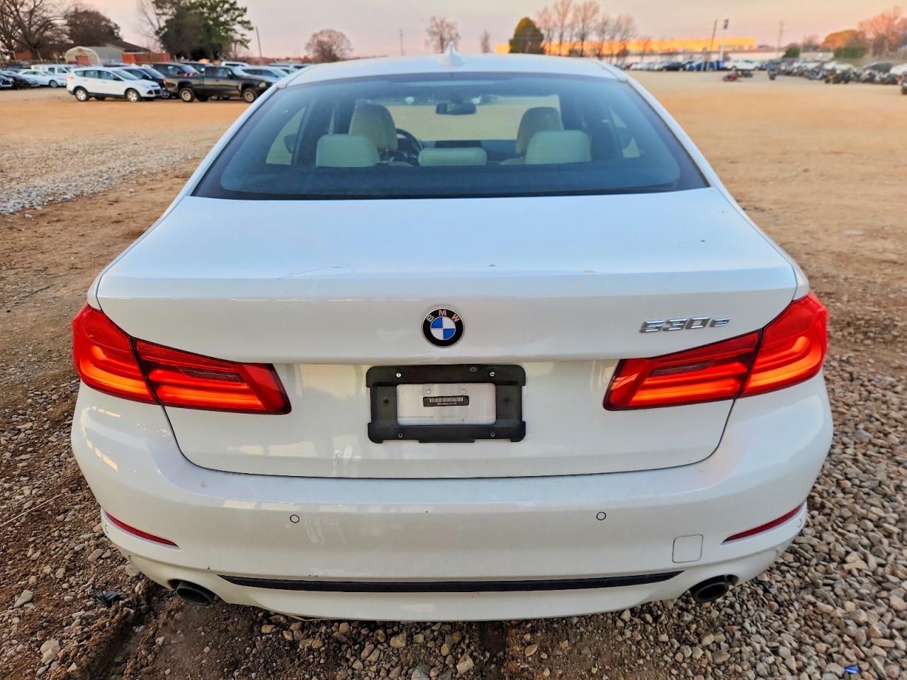 2018 BMW 530E photo 16