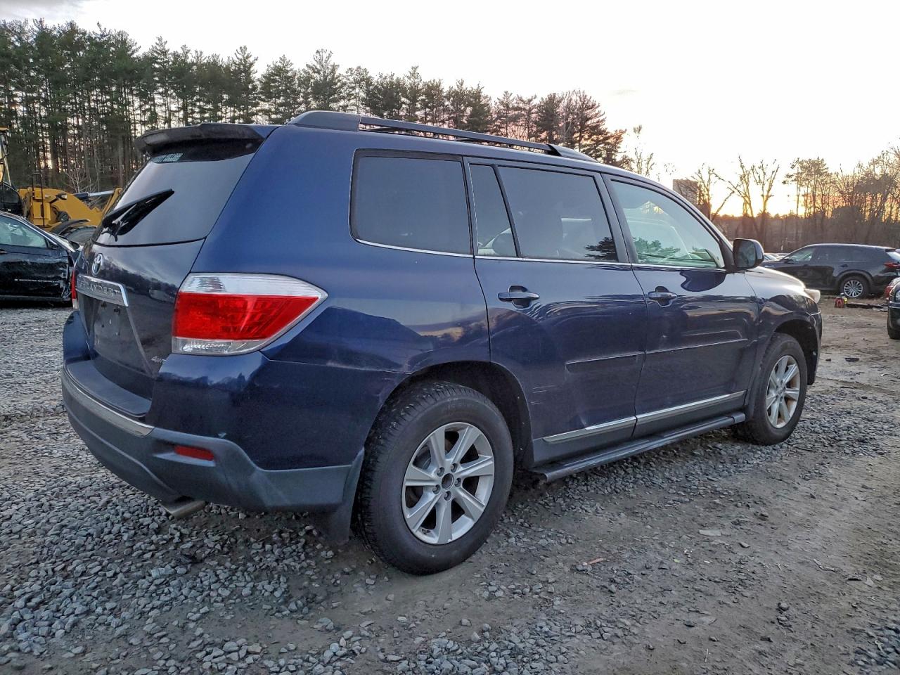 2011 TOYOTA HIGHLANDER BASE photo 3