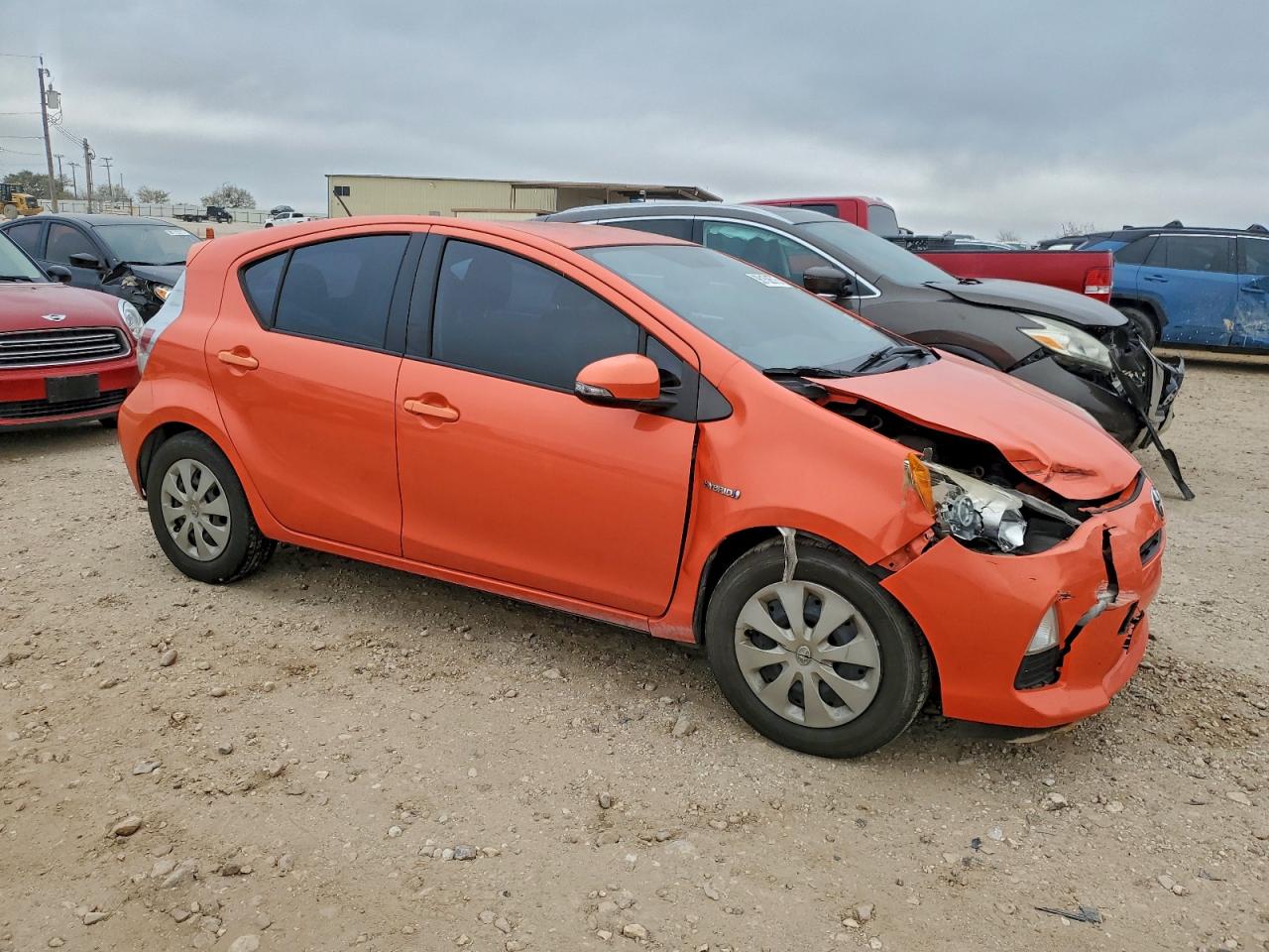 2014 TOYOTA PRIUS C photo 4