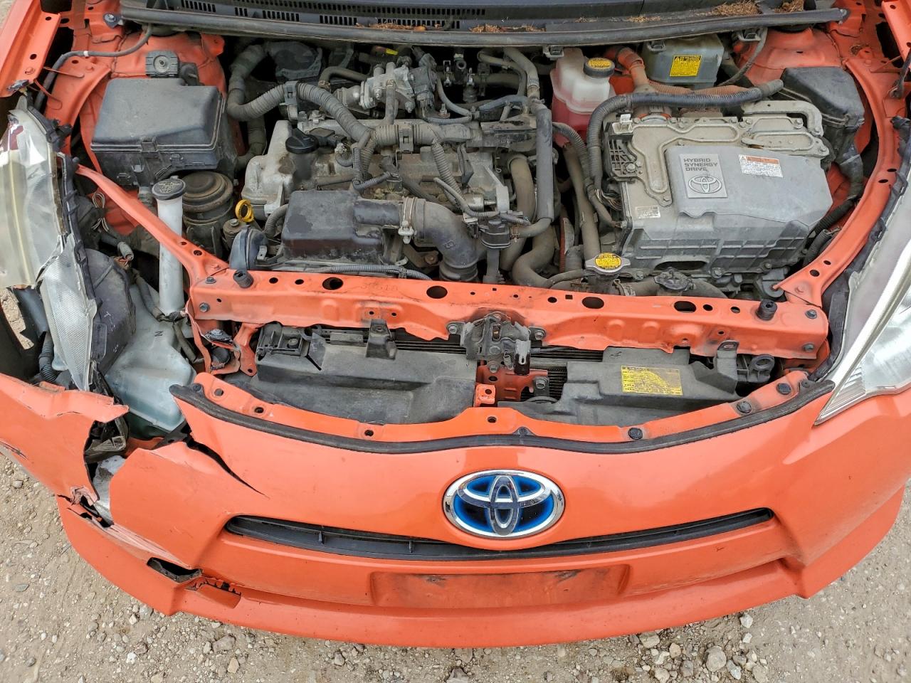 2014 TOYOTA PRIUS C photo 11
