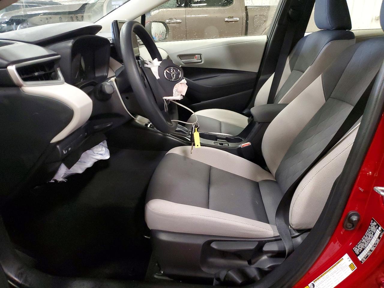 2025 TOYOTA COROLLA LE photo 7