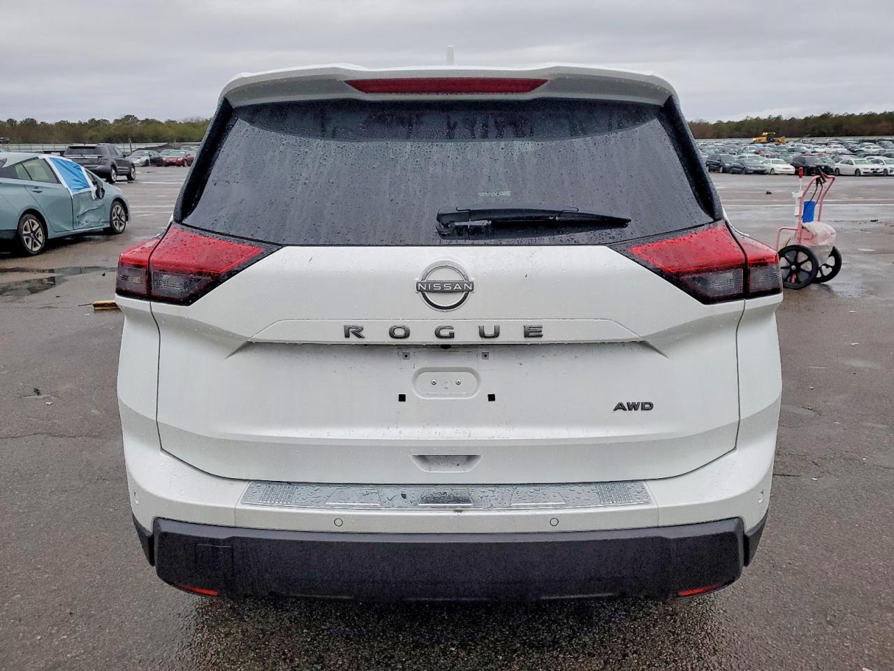 2025 NISSAN ROGUE SV photo 6