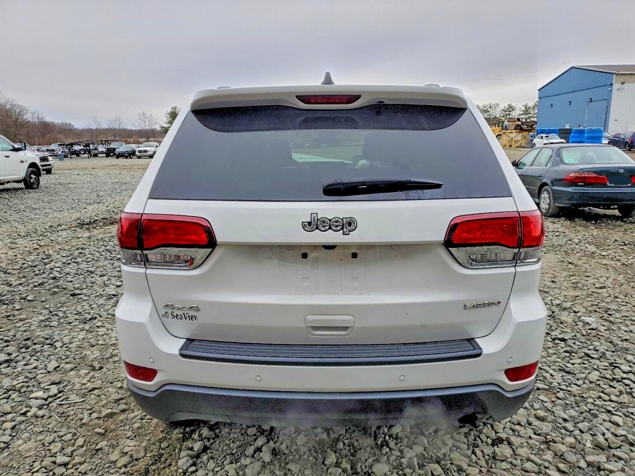 2020 JEEP GRAND CHEROKEE LAREDO photo 6