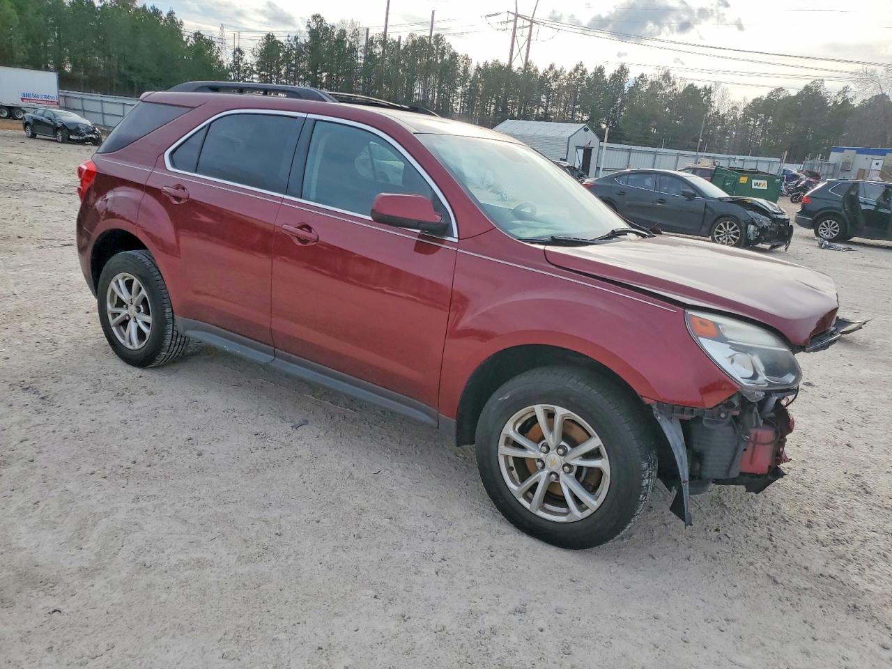 2017 CHEVROLET EQUINOX LT photo 4