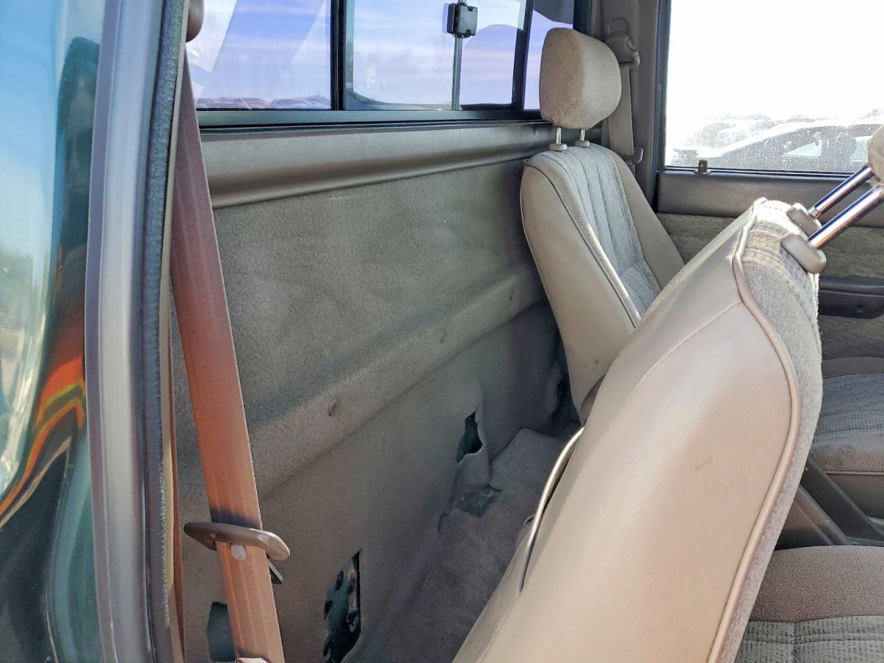 1999 TOYOTA TACOMA photo 10
