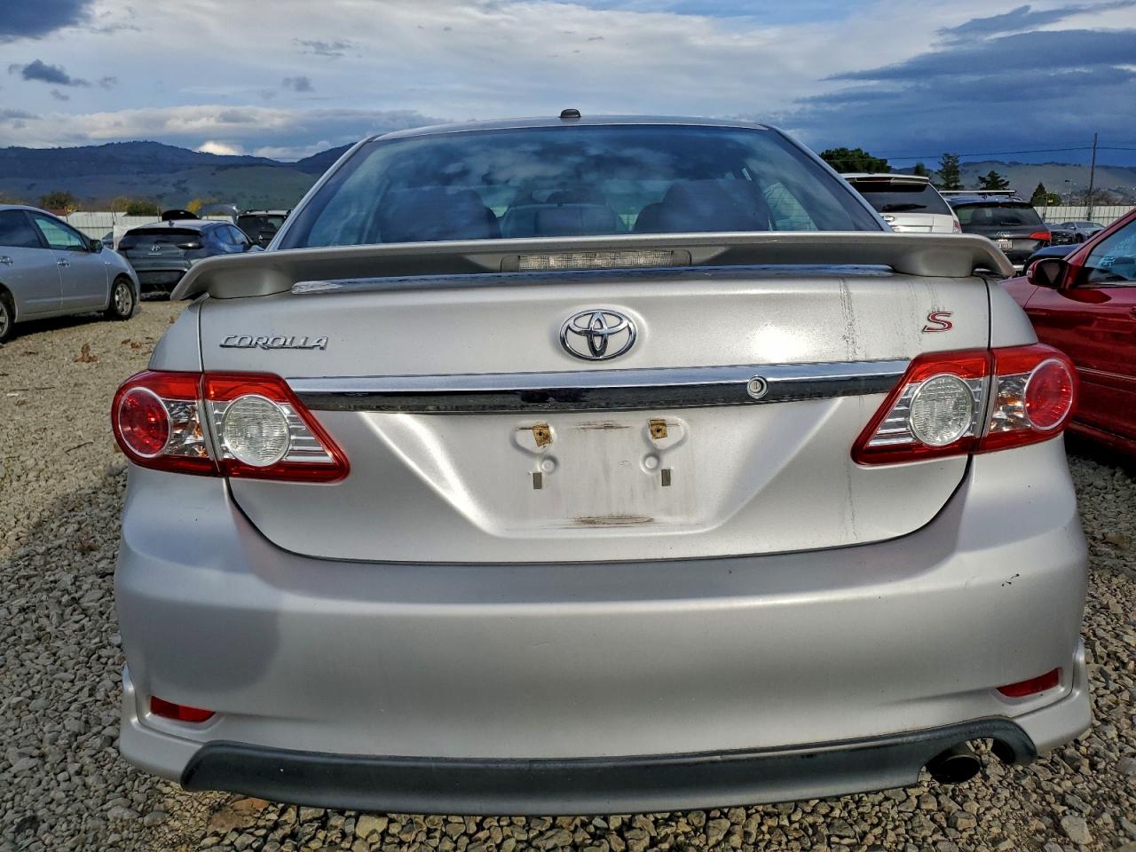 2011 TOYOTA COROLLA BASE photo 6