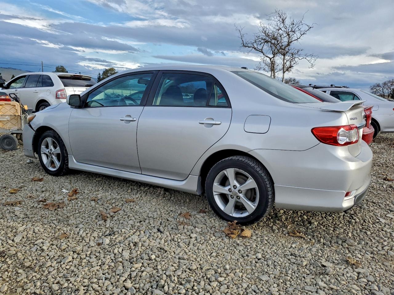 2011 TOYOTA COROLLA BASE photo 2