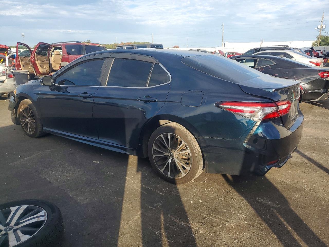 2018 TOYOTA CAMRY L photo 2