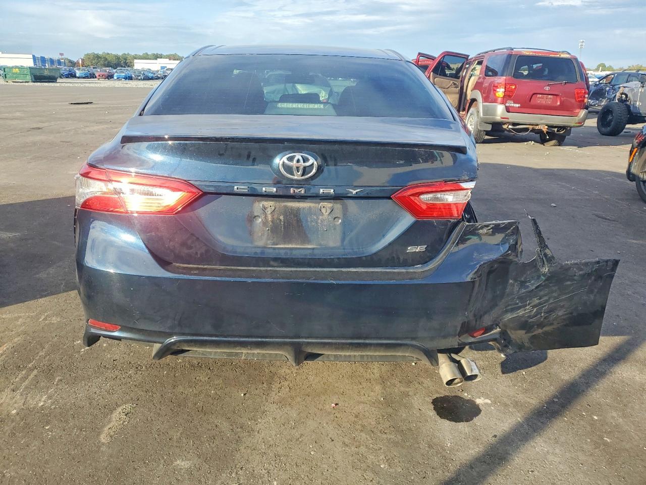 2018 TOYOTA CAMRY L photo 6