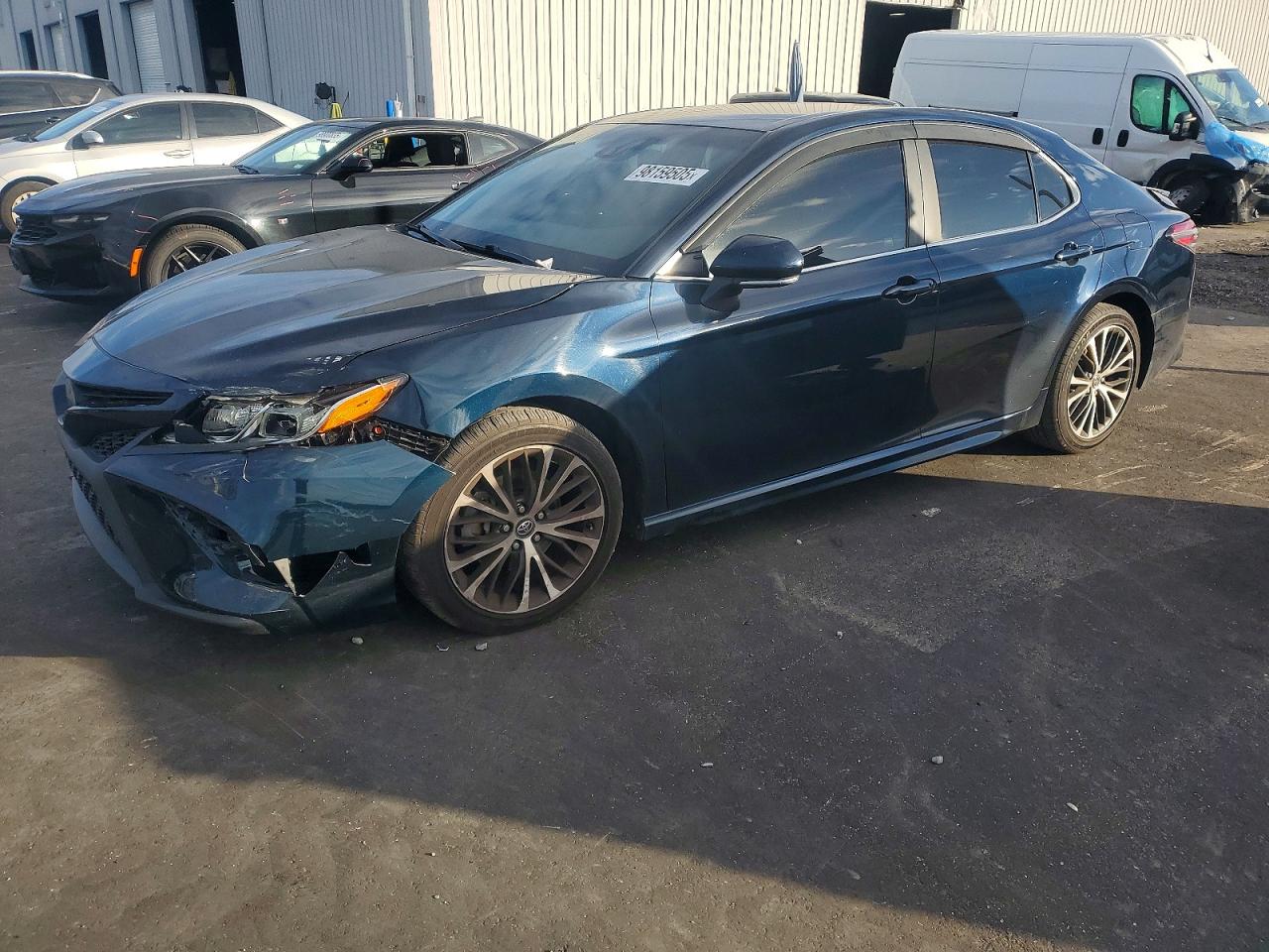 2018 TOYOTA CAMRY
