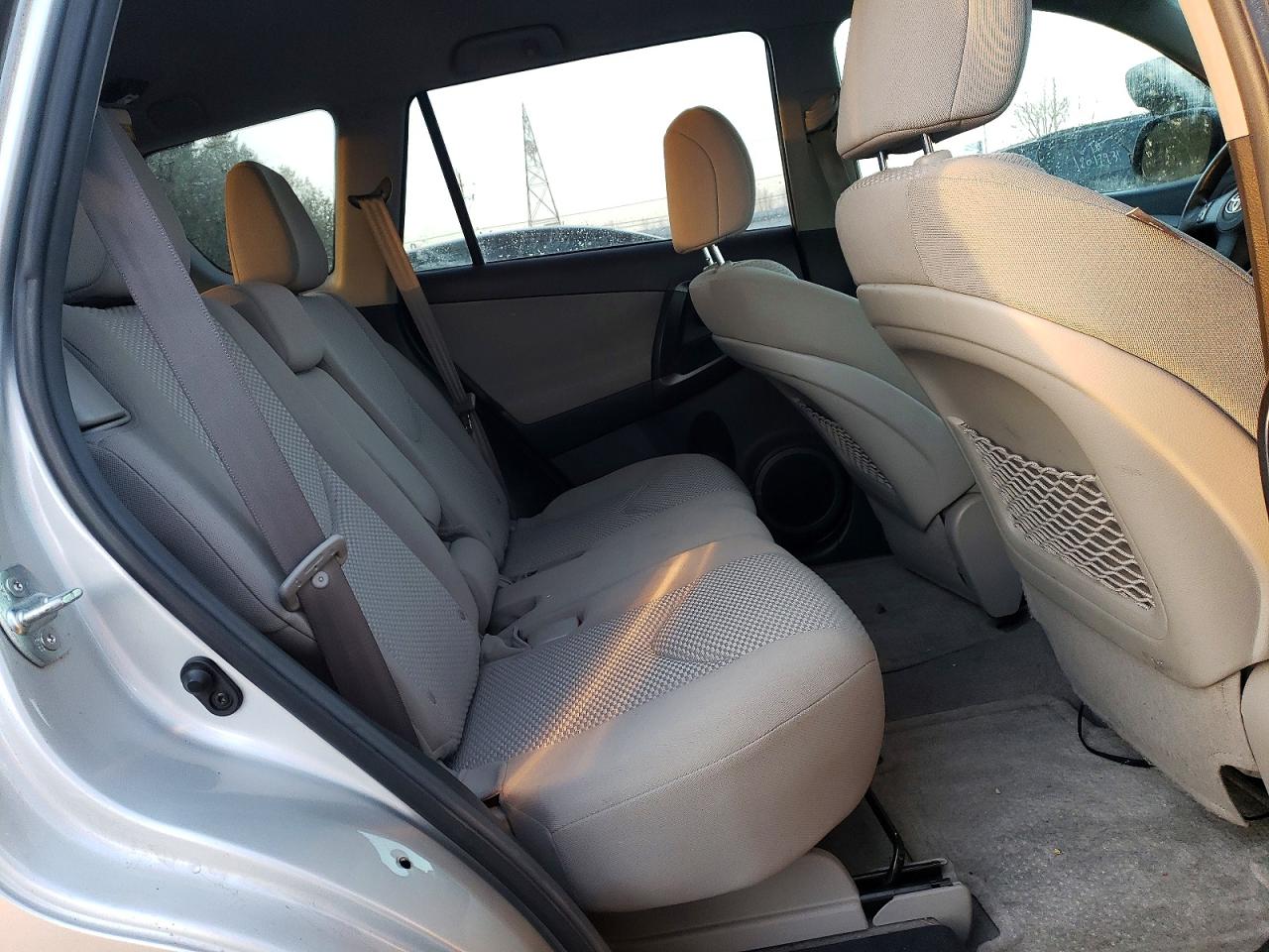 2012 TOYOTA RAV4 photo 11