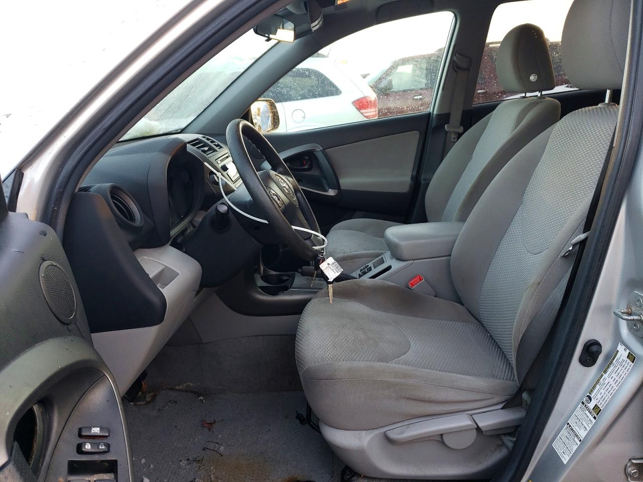 2012 TOYOTA RAV4 photo 7