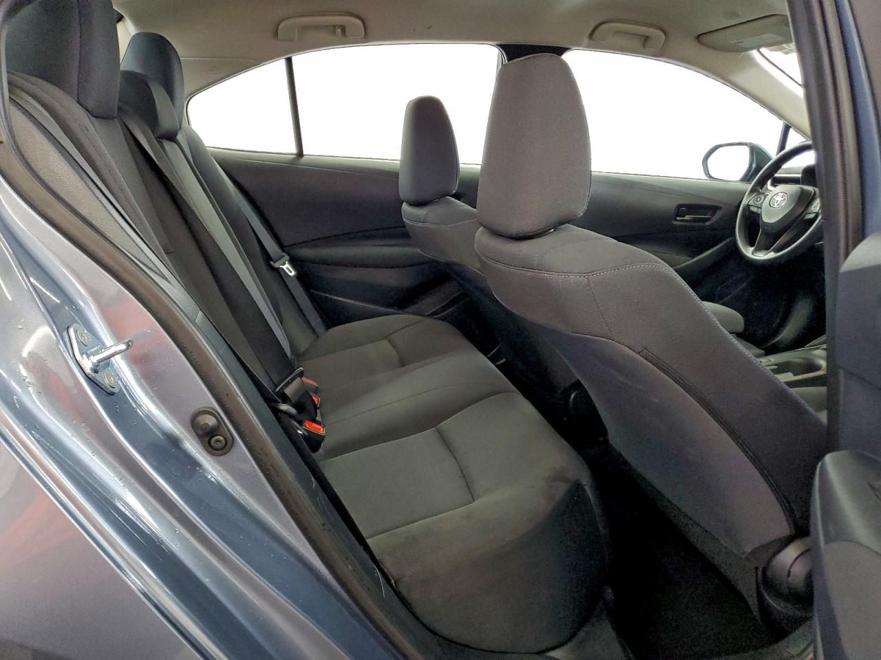2025 TOYOTA COROLLA LE photo 10