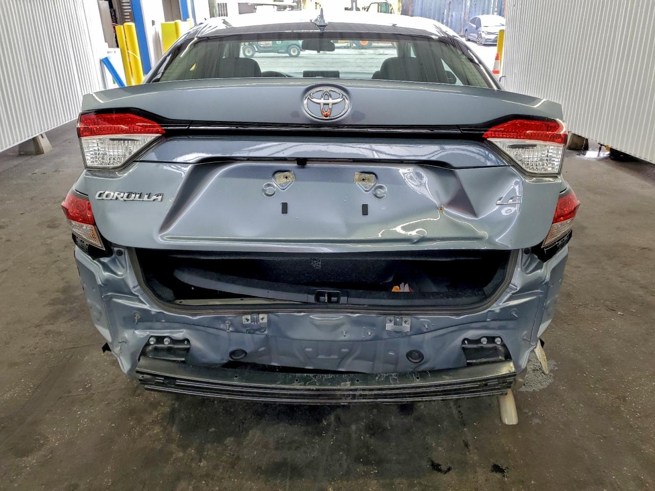 2025 TOYOTA COROLLA LE photo 6