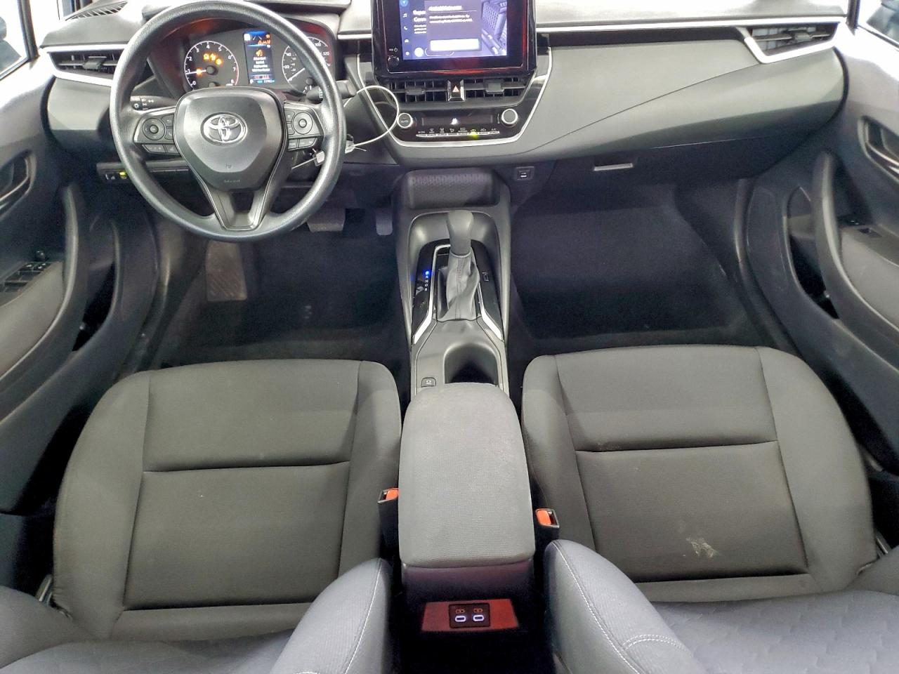 2025 TOYOTA COROLLA LE photo 8