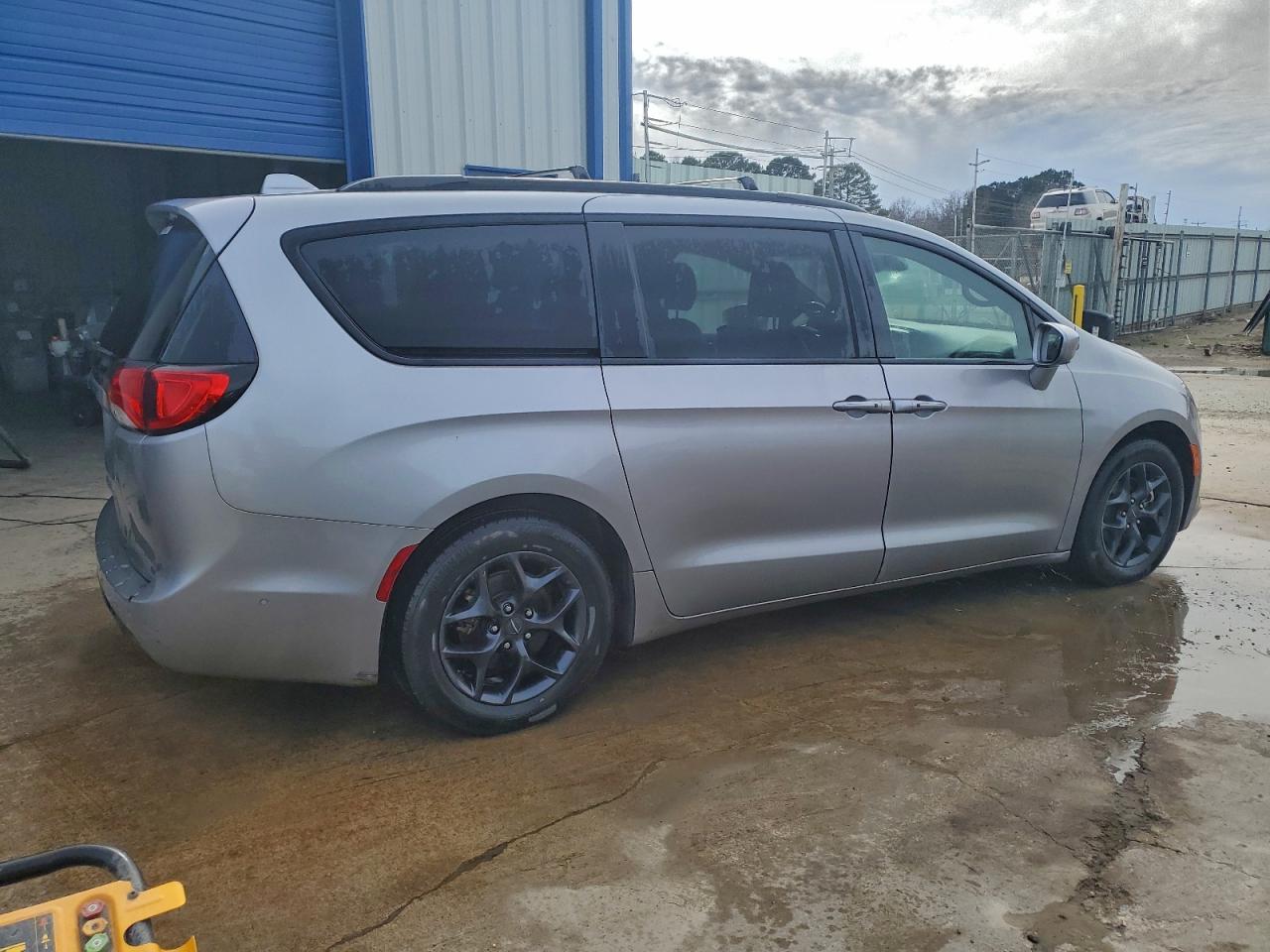 2019 CHRYSLER PACIFICA TOURING L PLUS photo 3