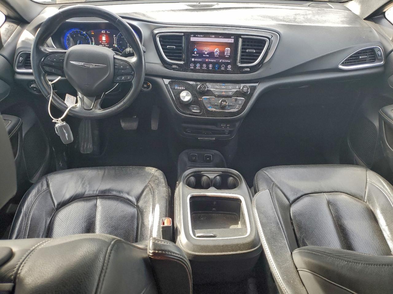 2019 CHRYSLER PACIFICA TOURING L PLUS photo 8